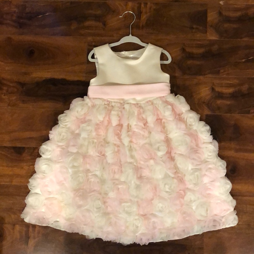 Girls rosette dress